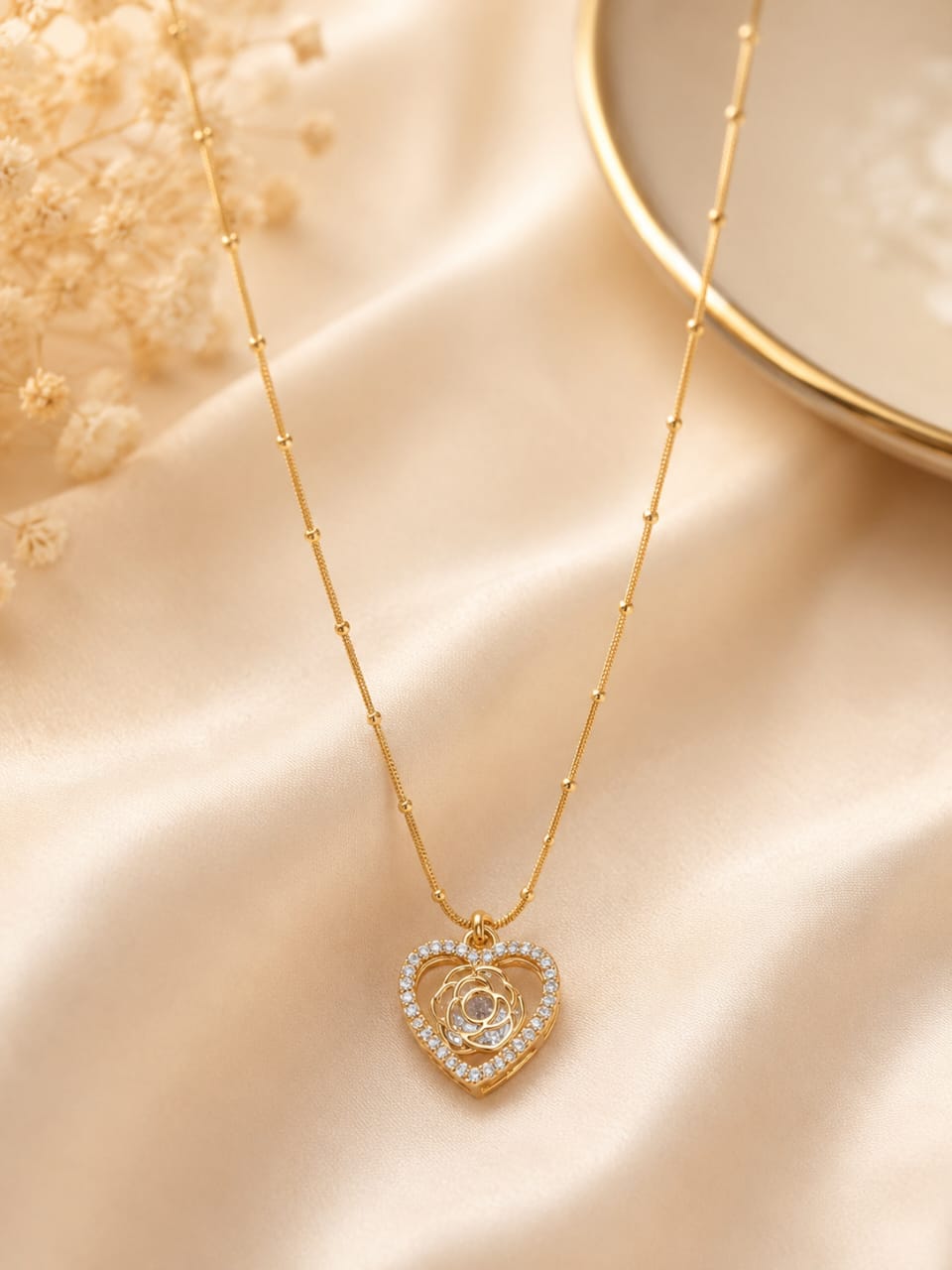 ✨ Elegant Rose Heart Pendant Necklace