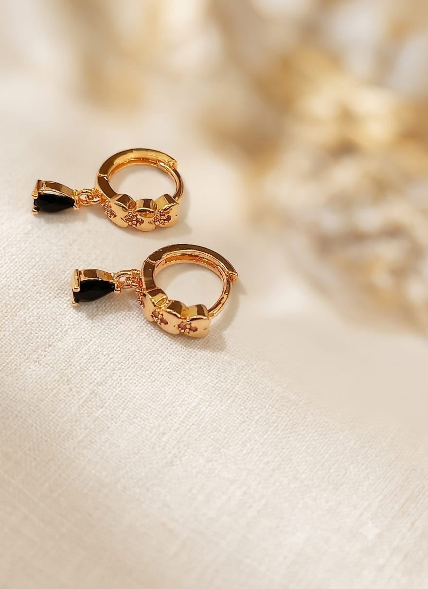 Black Teardrop Heart Pattern Gold Huggie Earrings